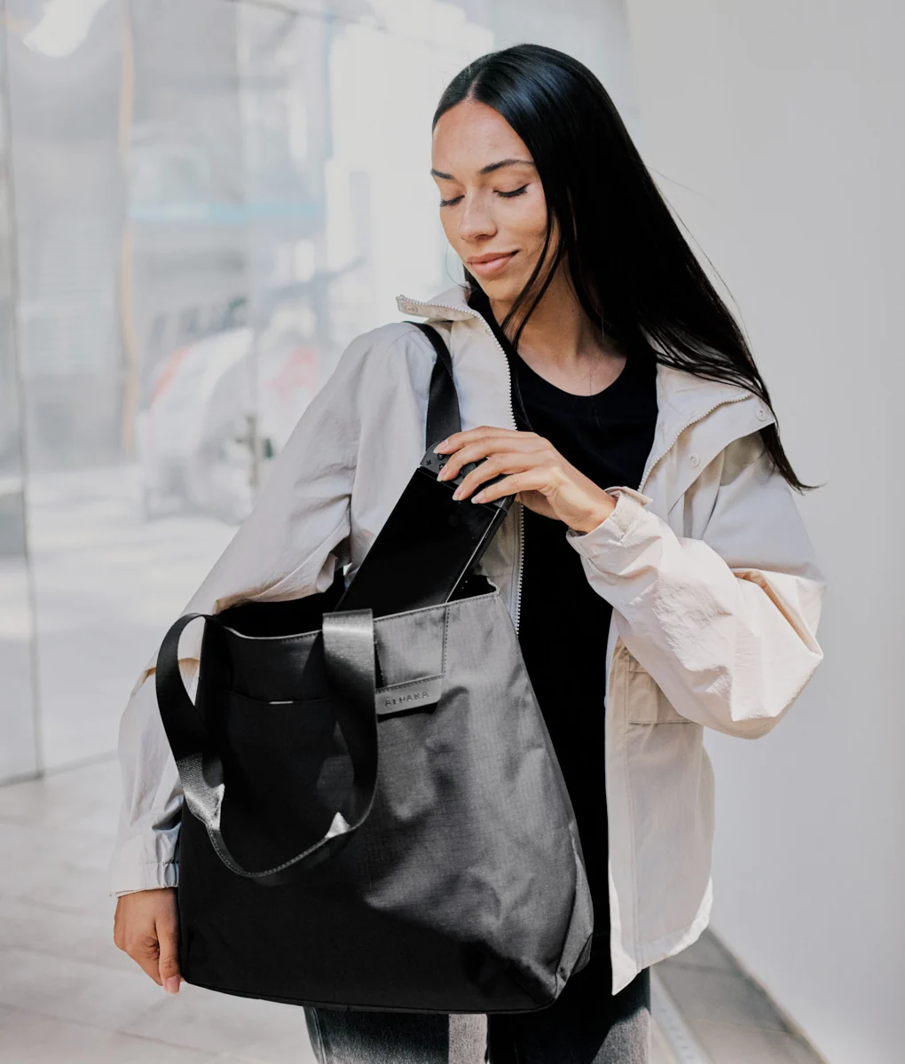 Elements Tote (M) - Image 16