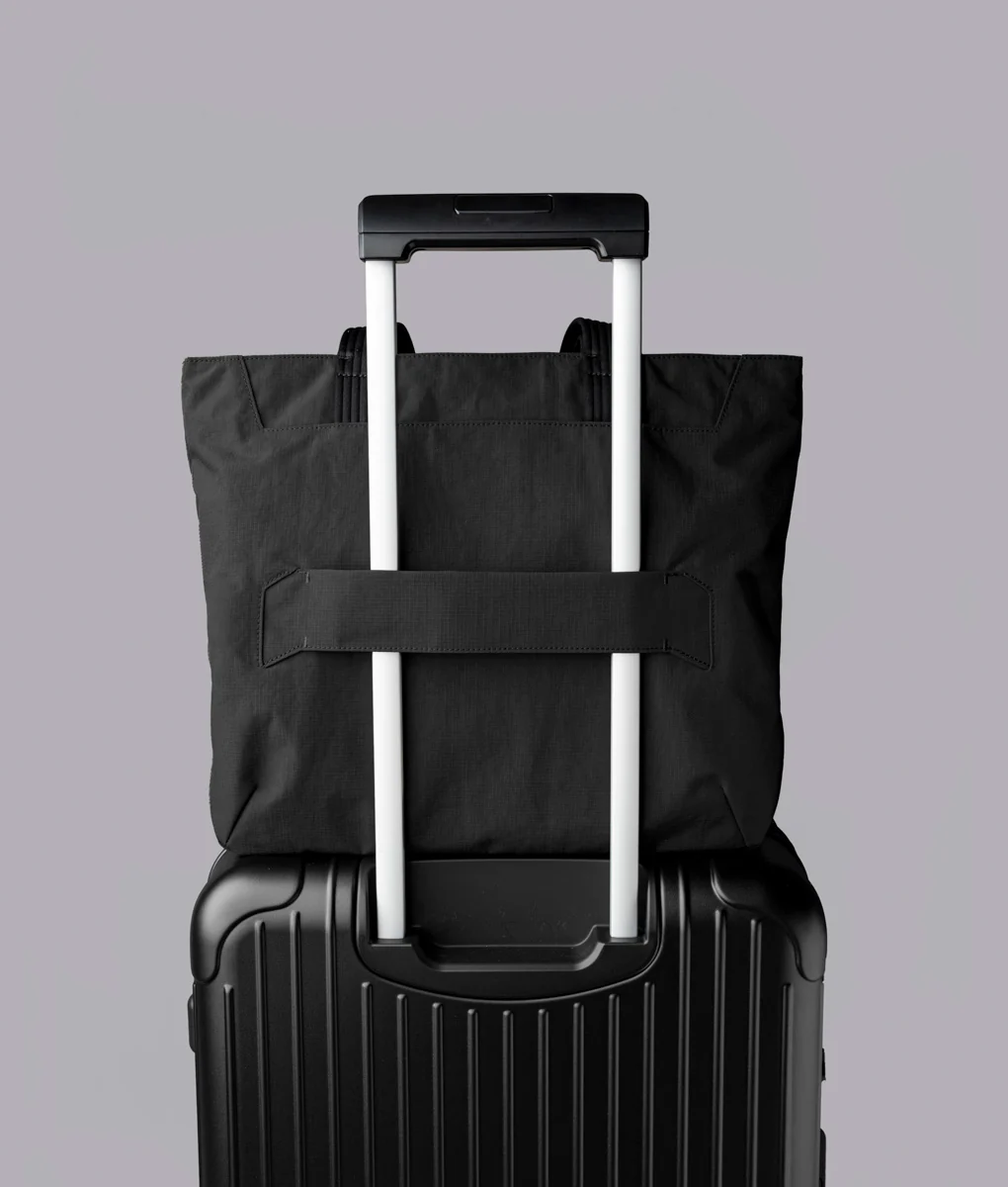 Flight Tote (M) - Image 20