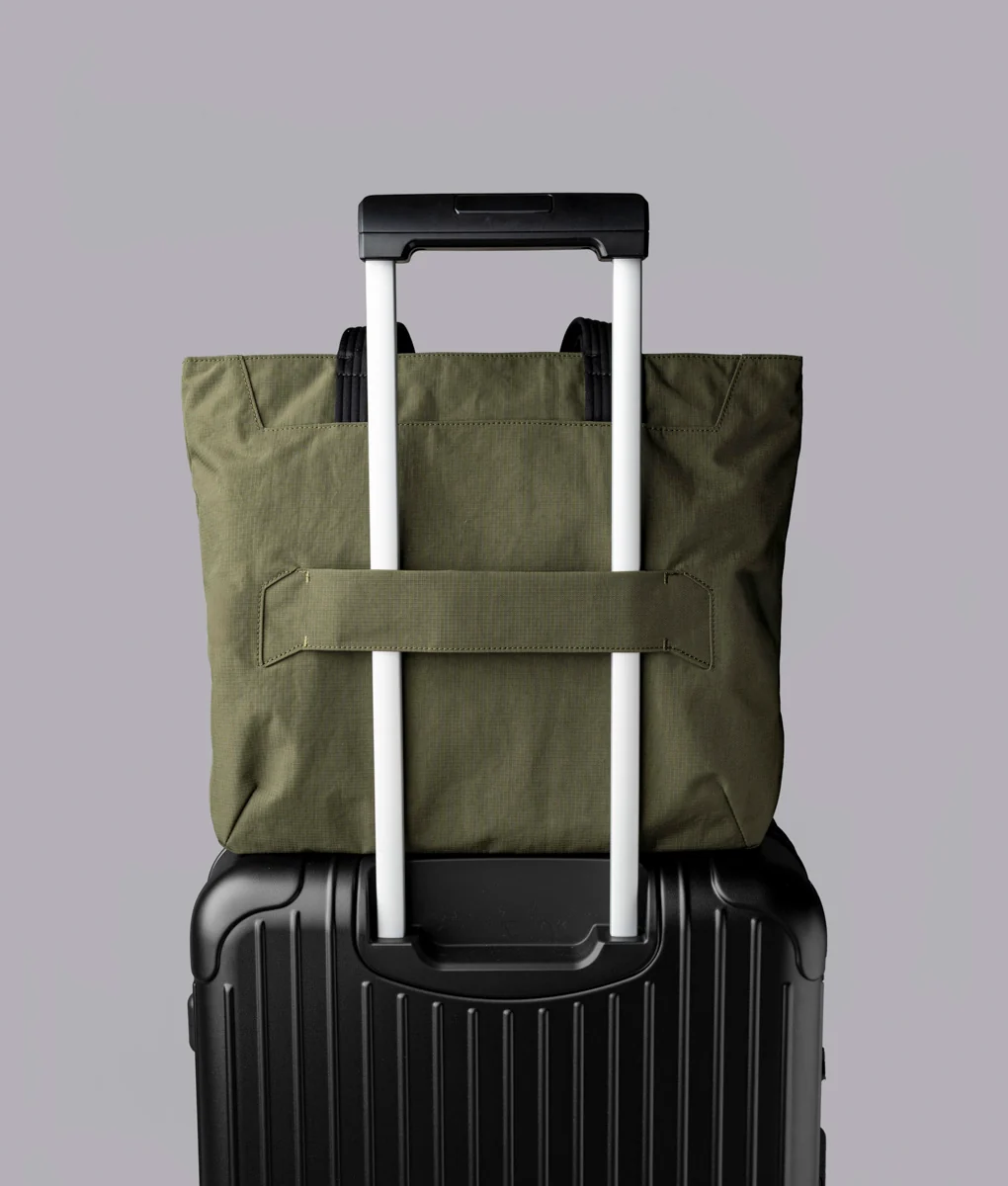 Flight Tote (M) - Image 44