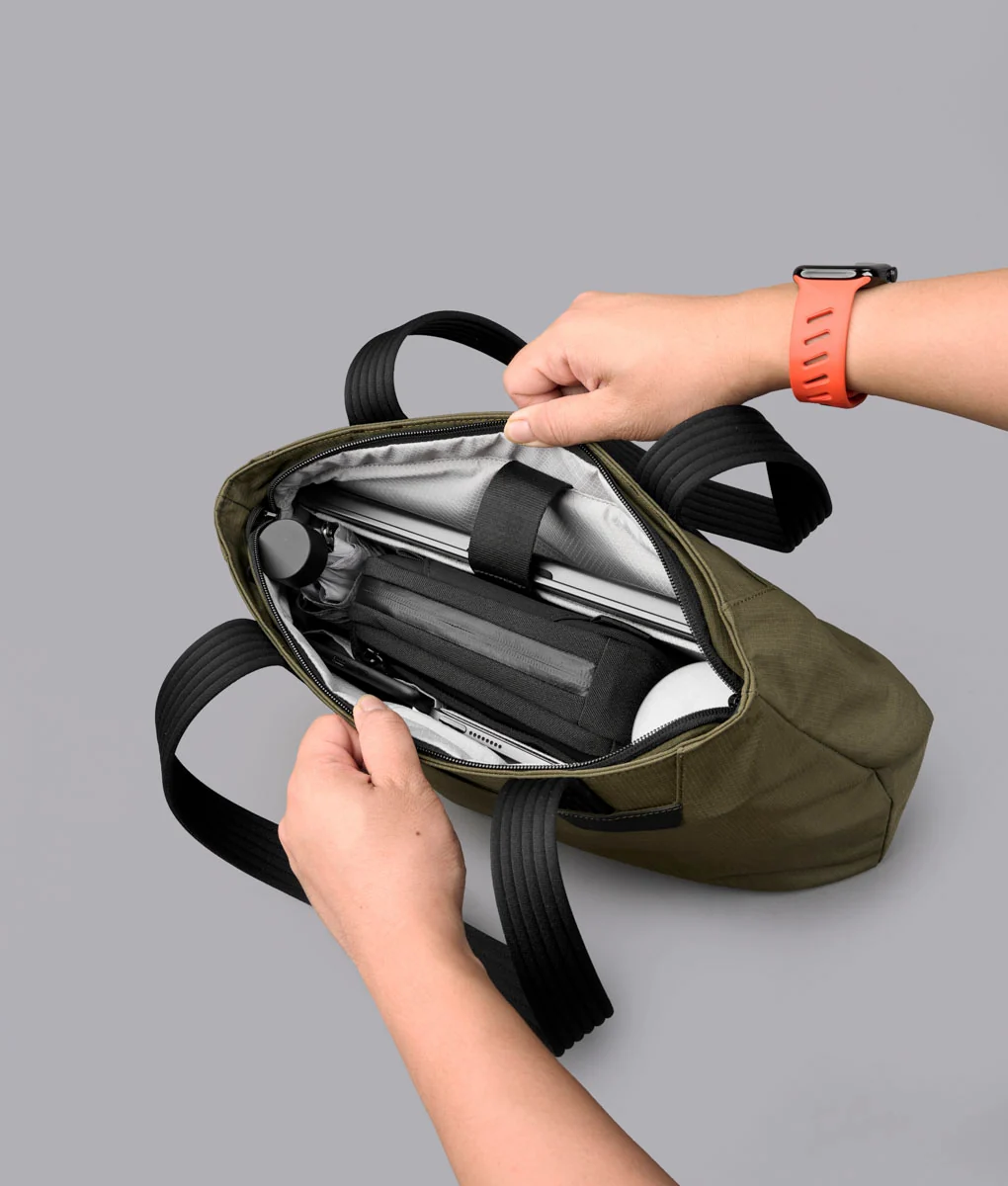 Flight Tote (S) - Image 33