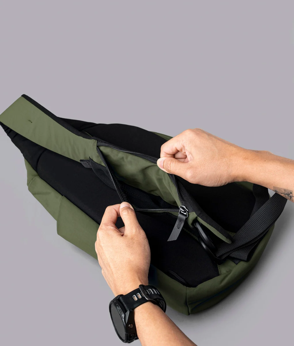 Metro Crossbody –  Right Shoulder - Image 79